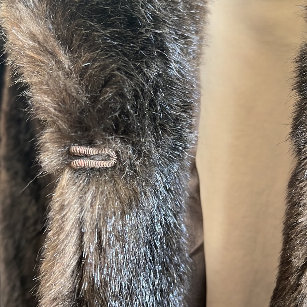 Long faux fur coat faux mink dark brown fits size large very soft and elegant - Picture 6 of 10